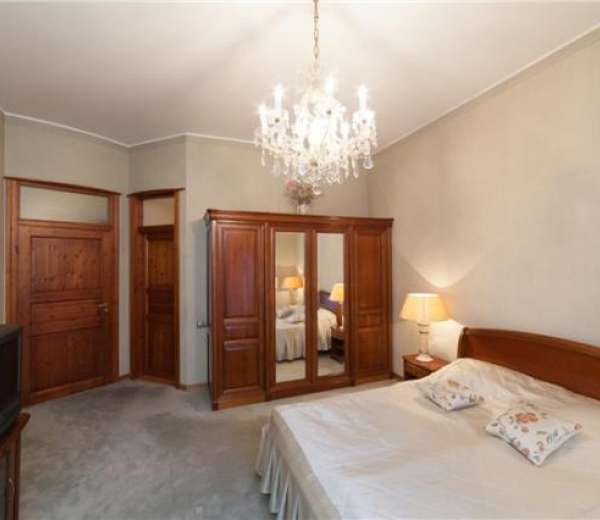 Старая комната. Квартиры в москве через аукцион. Аукцион квартир в москве. Квартиры в москве через аукцион. Квартира на торгах.