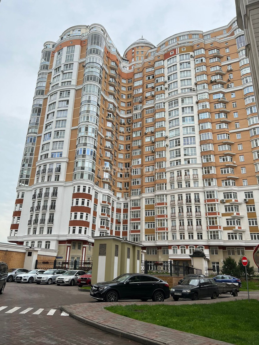 4-комнатная квартира, 191.2 м² - фото 2