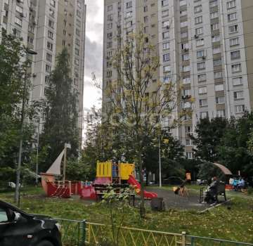 Продается отличная трехкомнатная квартира доме серии П44 1996 года постройки. Комна