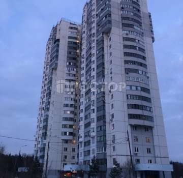 Квартира в высотке, возле метро