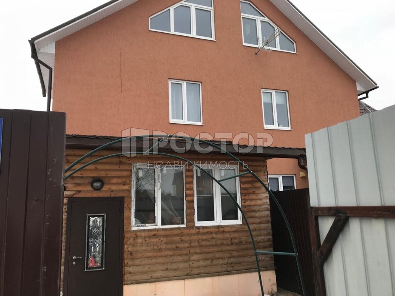 Дом, 180 м² - фото 2