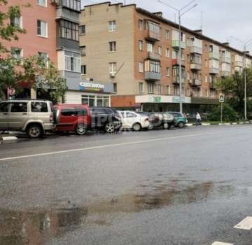 Большой пеший трафик около ЖД Станции
