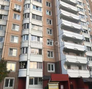 продается 1/3 в 3-комнатной квартире