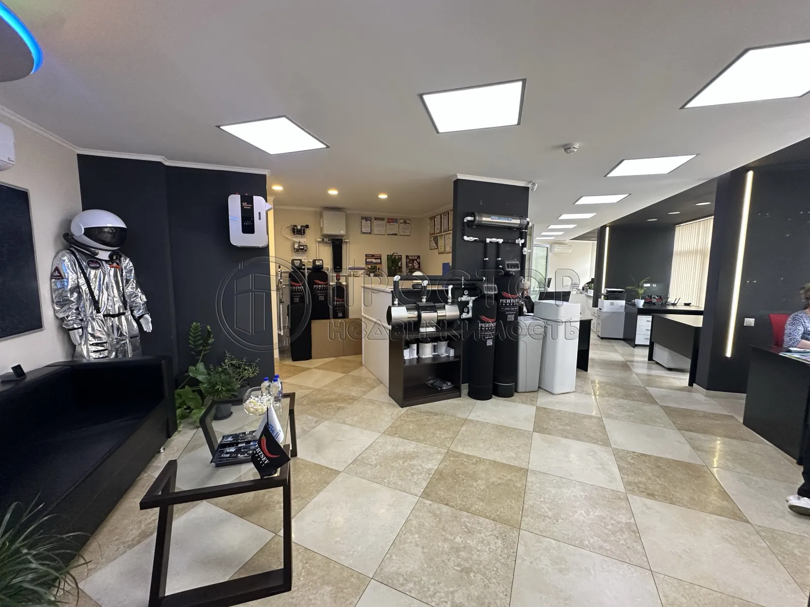 Коммерческая недвижимость (офисное), 201.5 м² - фото 2