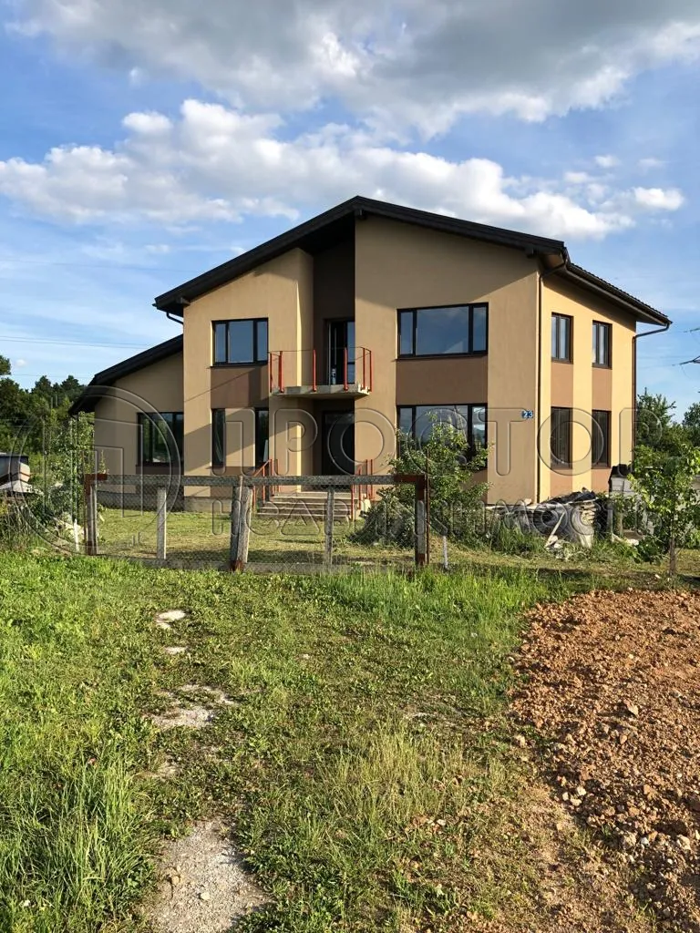 часть дома, 213 м² - фото 2