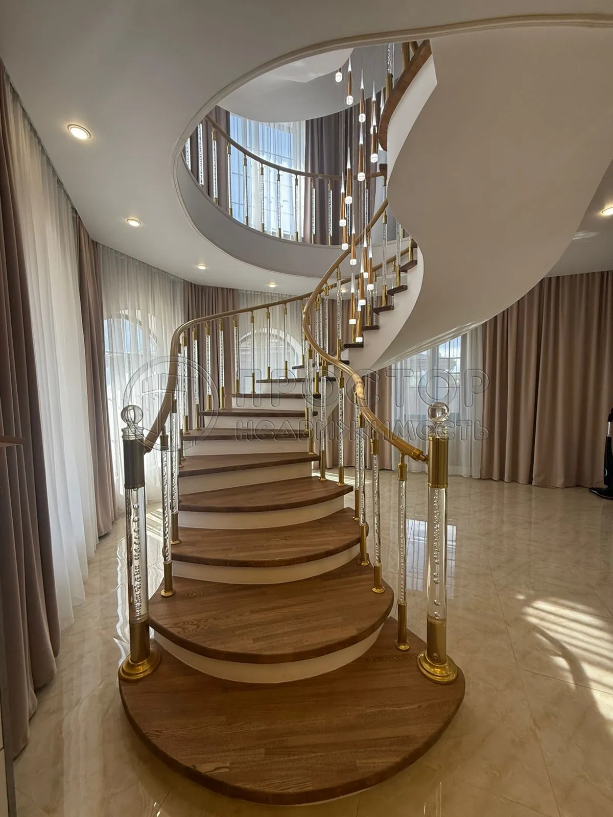 Дом, 390 м² - фото 2