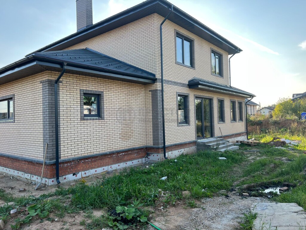 дом, 210 м² - фото 2