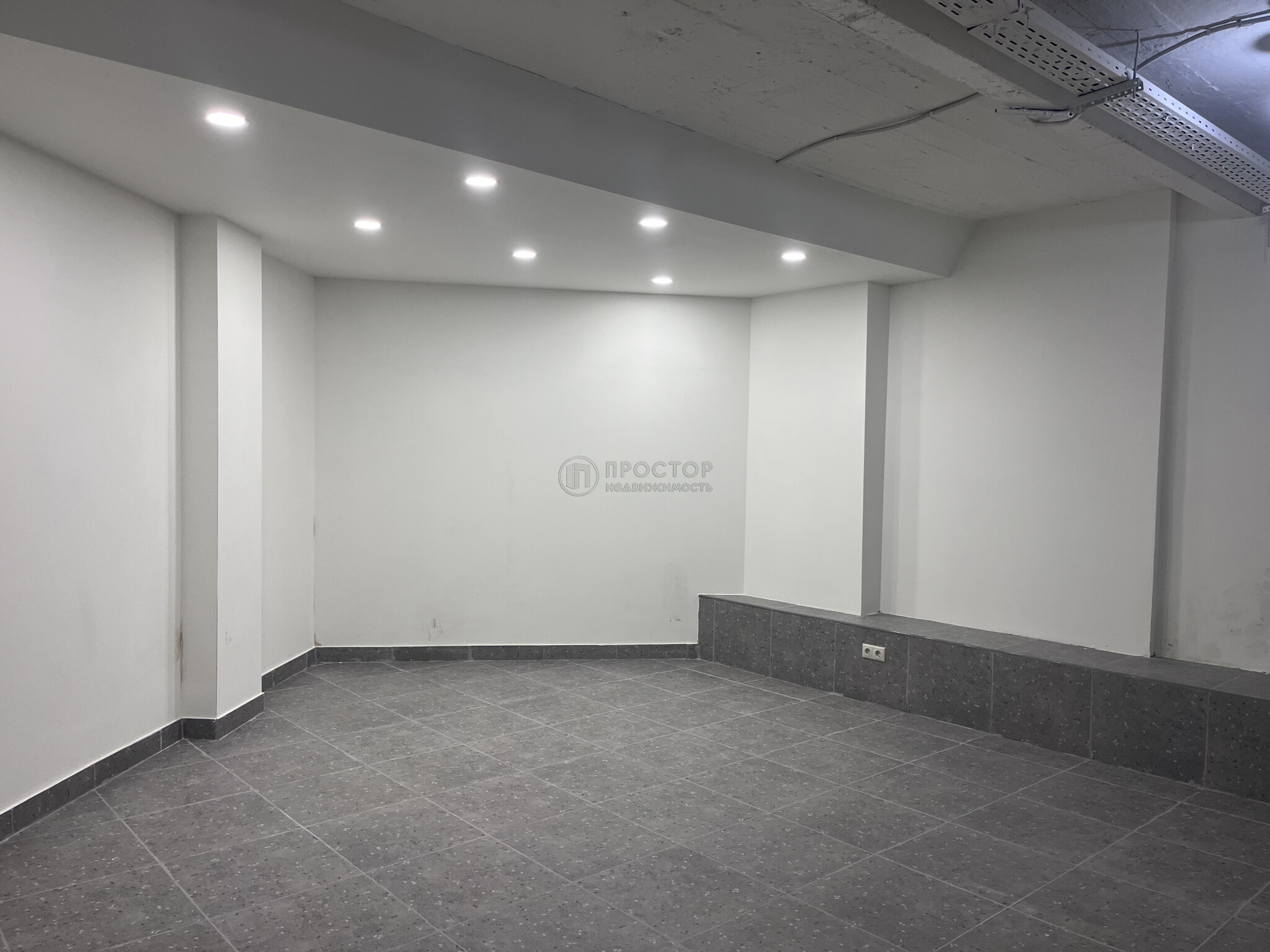 Коммерческая недвижимость (свободного назначения), 130 м² - фото 2