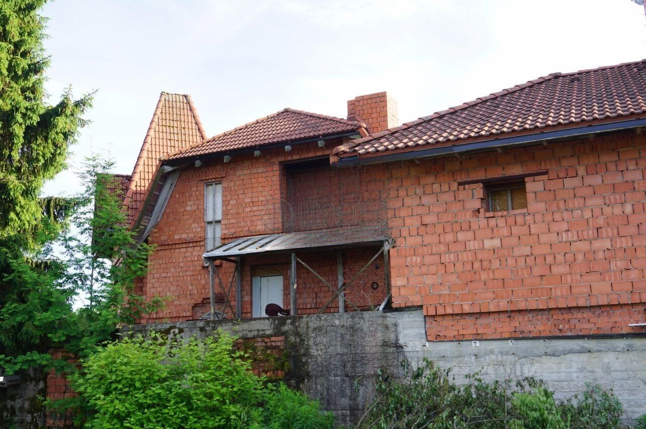 дом, 570.4 м² - фото 2