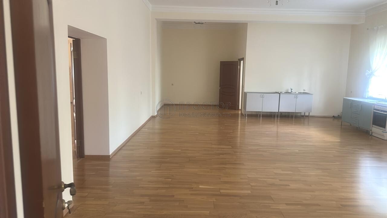 дом, 1174.5 м² - фото 32