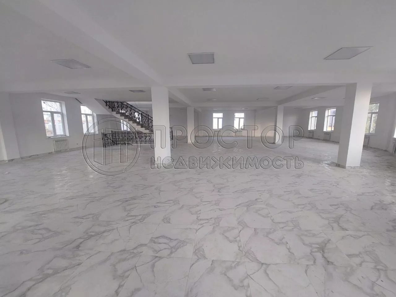 Коммерческая недвижимость (офисное), 1365 м² - фото 2